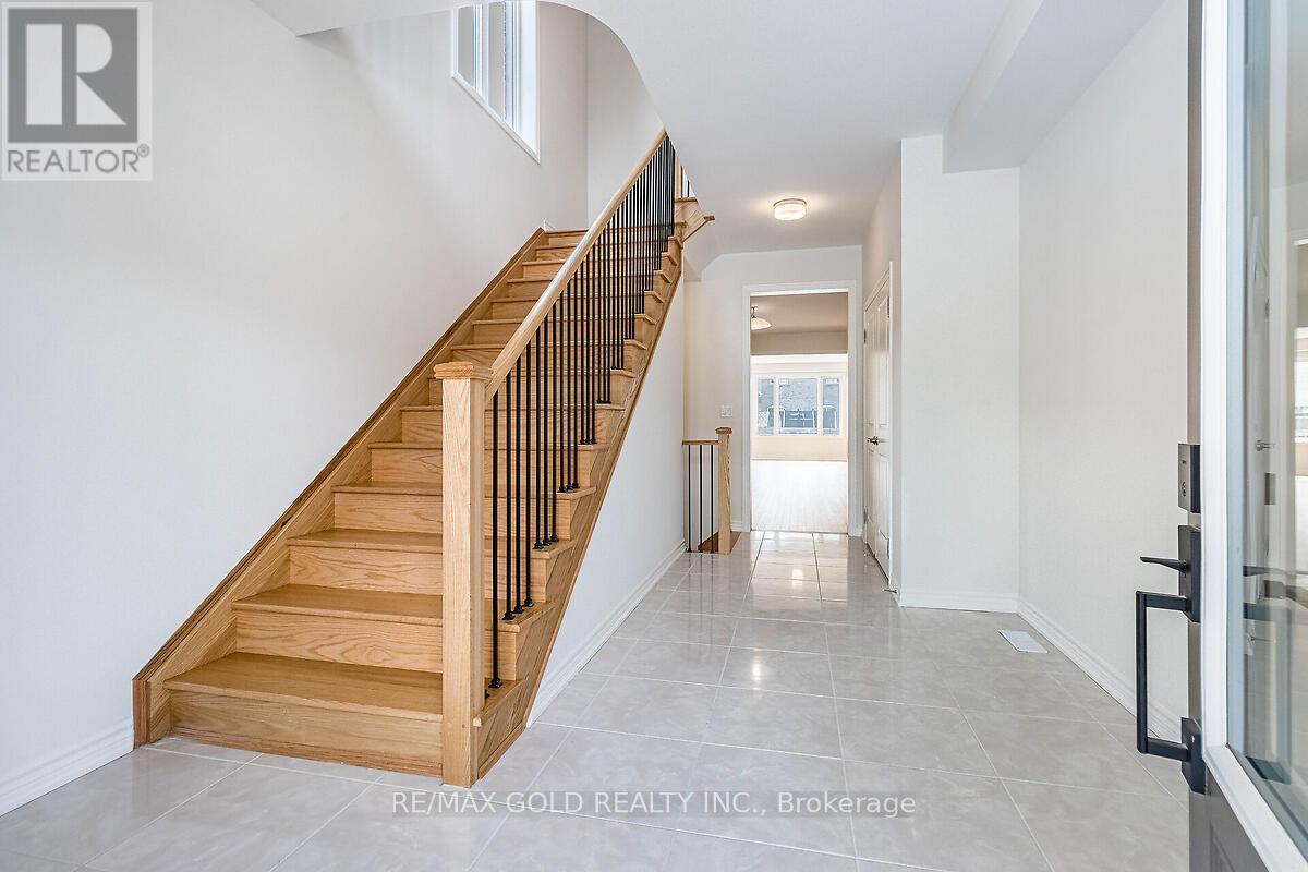 7 Dolomite Drive, Brampton, Ontario  L6P 4R6 - Photo 5 - W12469126