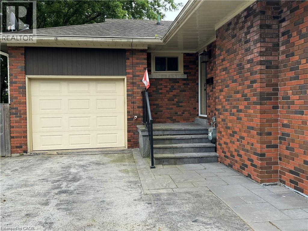 2470 Rebecca Street, Oakville, Ontario  L6L 2B2 - Photo 3 - 40780314
