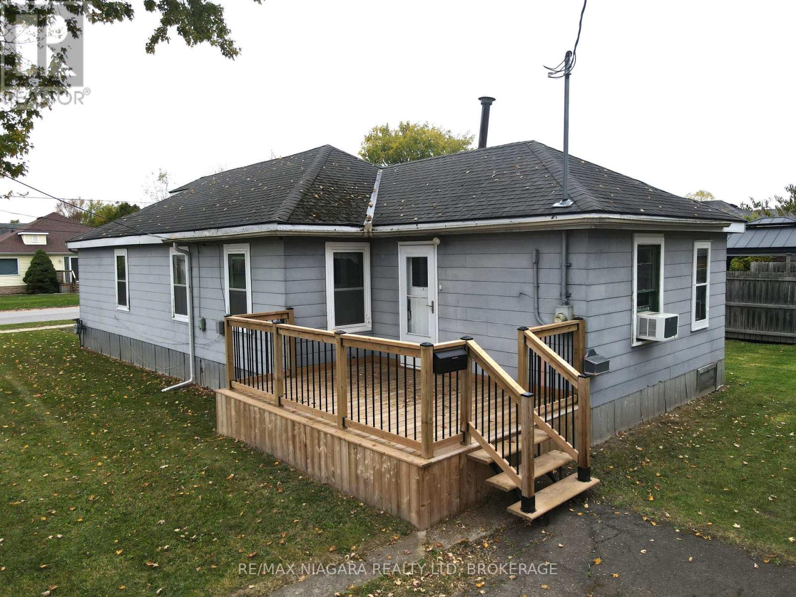59 Radford Avenue, Fort Erie, Ontario  L2A 5H7 - Photo 6 - X12469770