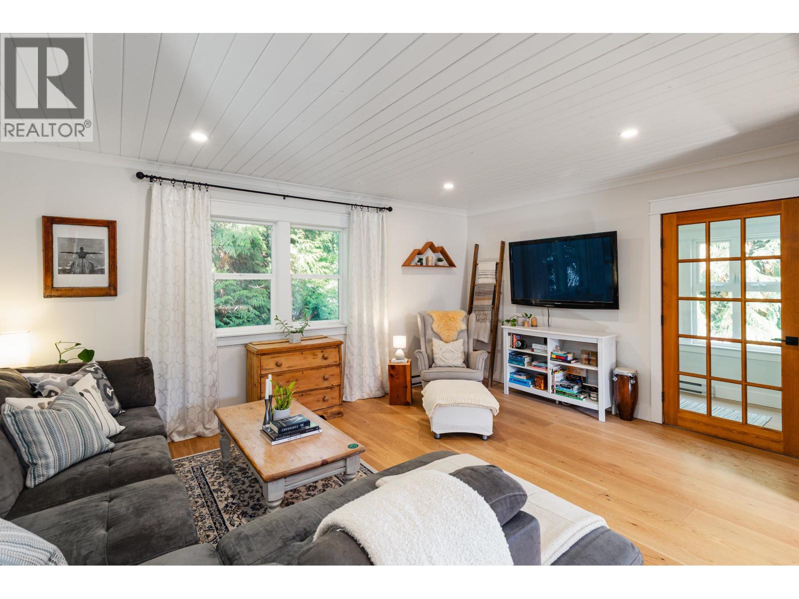 41869 Hope Road, Brackendale, British Columbia  V0N 1H0 - Photo 6 - R3059773