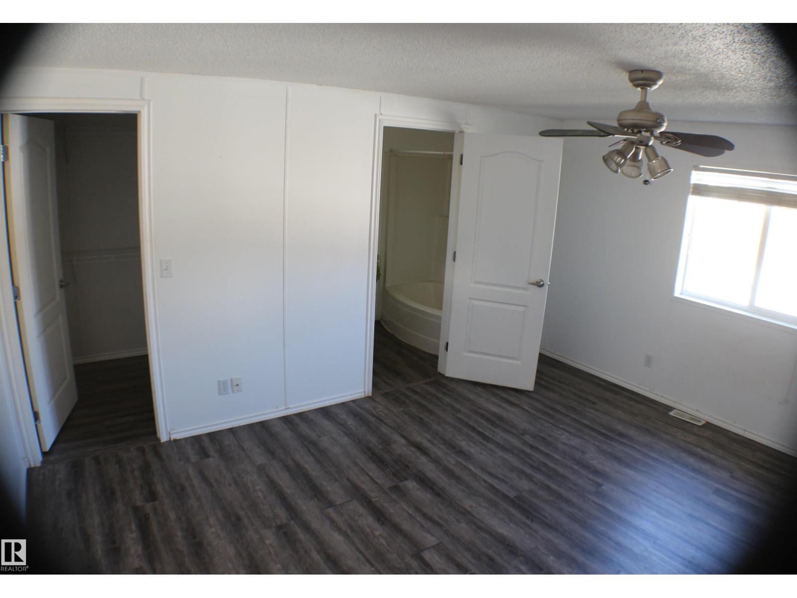 906 Jubilee Cl, Sherwood Park, Alberta  T8H 2G3 - Photo 11 - E4462656