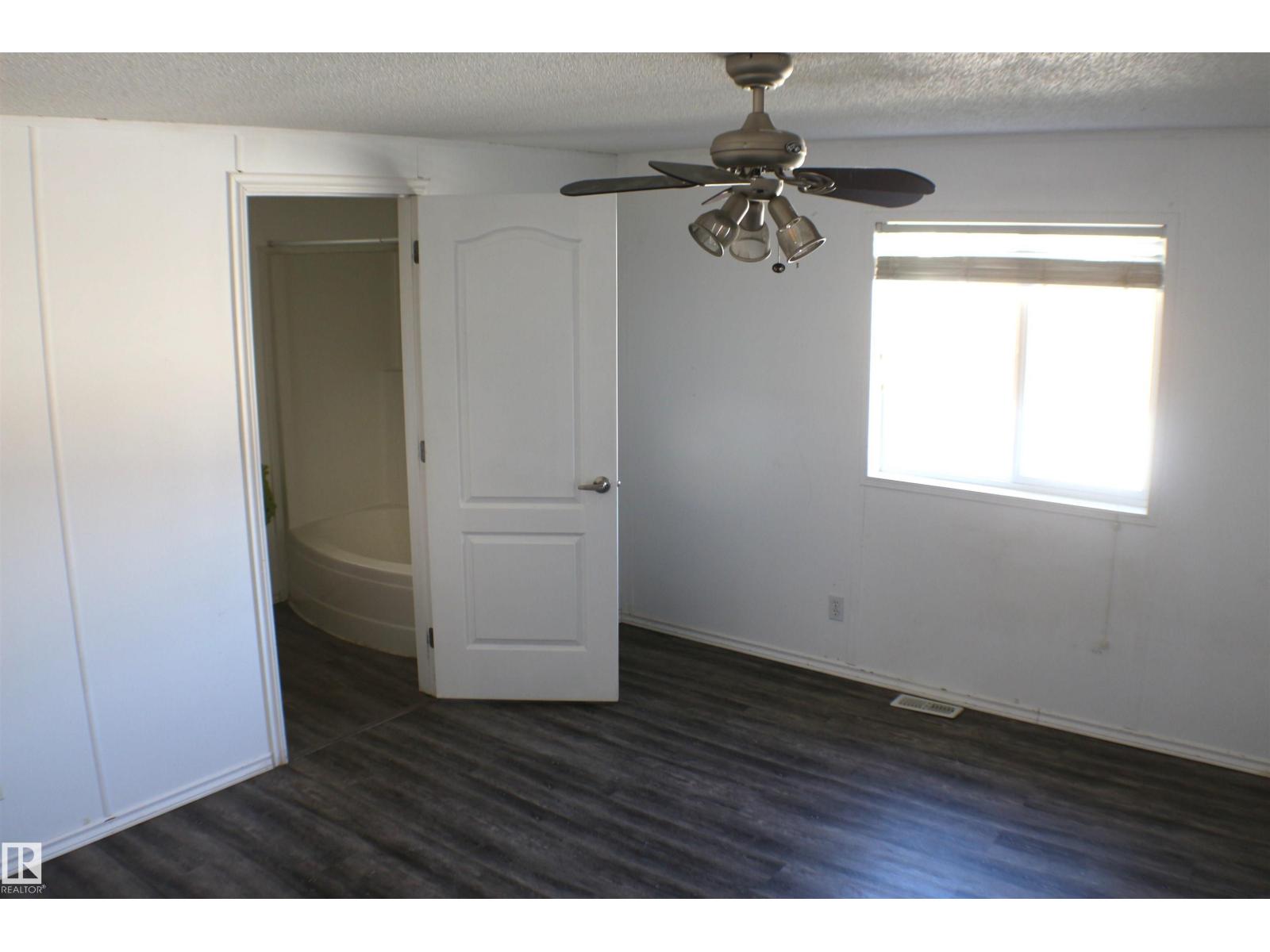 906 Jubilee Cl, Sherwood Park, Alberta  T8H 2G3 - Photo 12 - E4462656