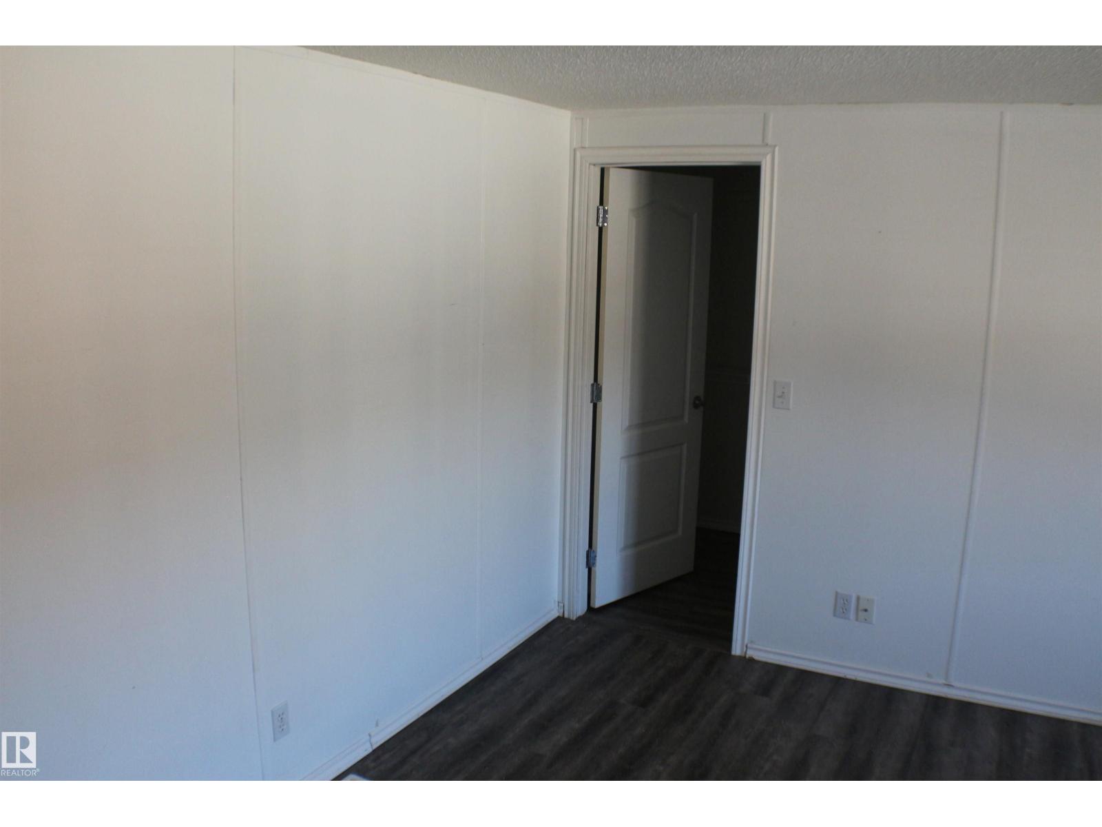 906 Jubilee Cl, Sherwood Park, Alberta  T8H 2G3 - Photo 13 - E4462656