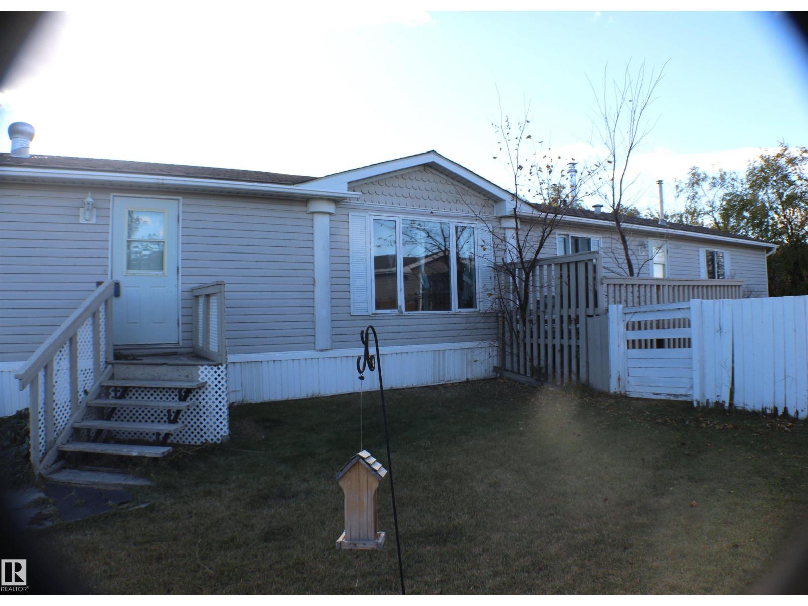 906 Jubilee Cl, Sherwood Park, Alberta  T8H 2G3 - Photo 2 - E4462656