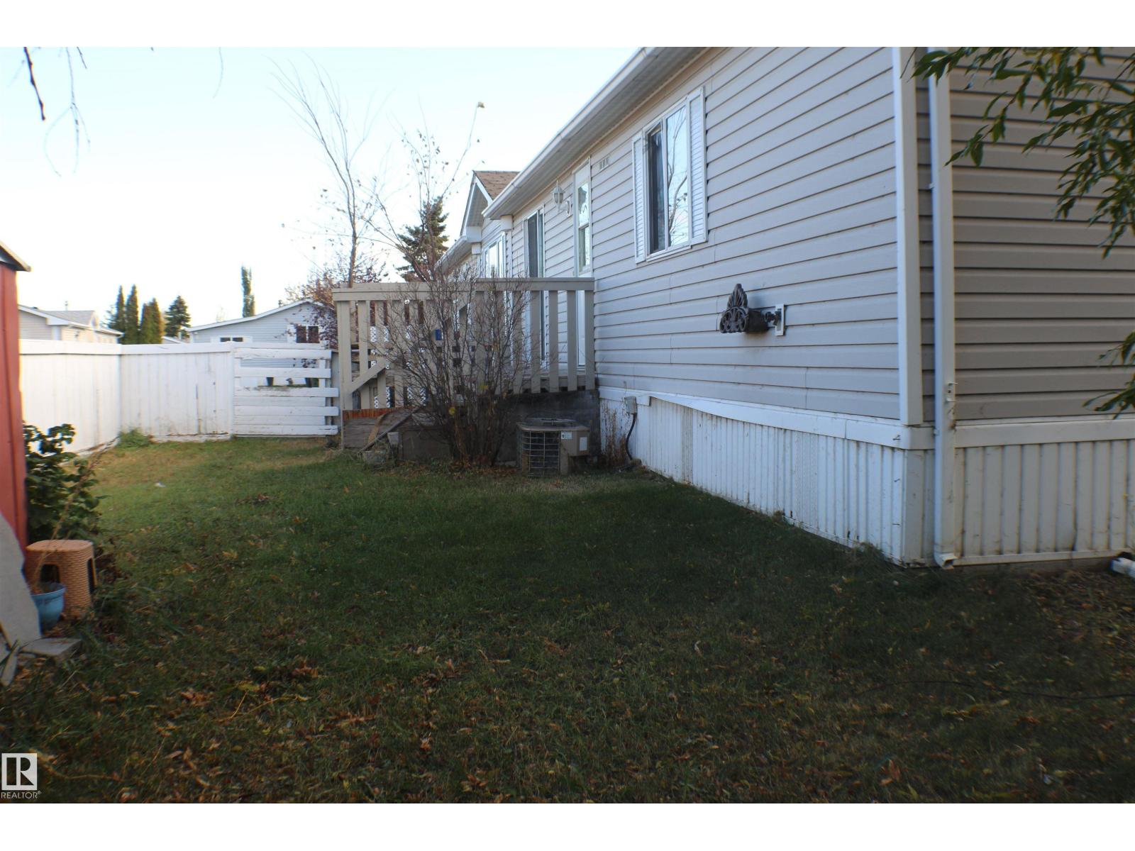 906 Jubilee Cl, Sherwood Park, Alberta  T8H 2G3 - Photo 4 - E4462656