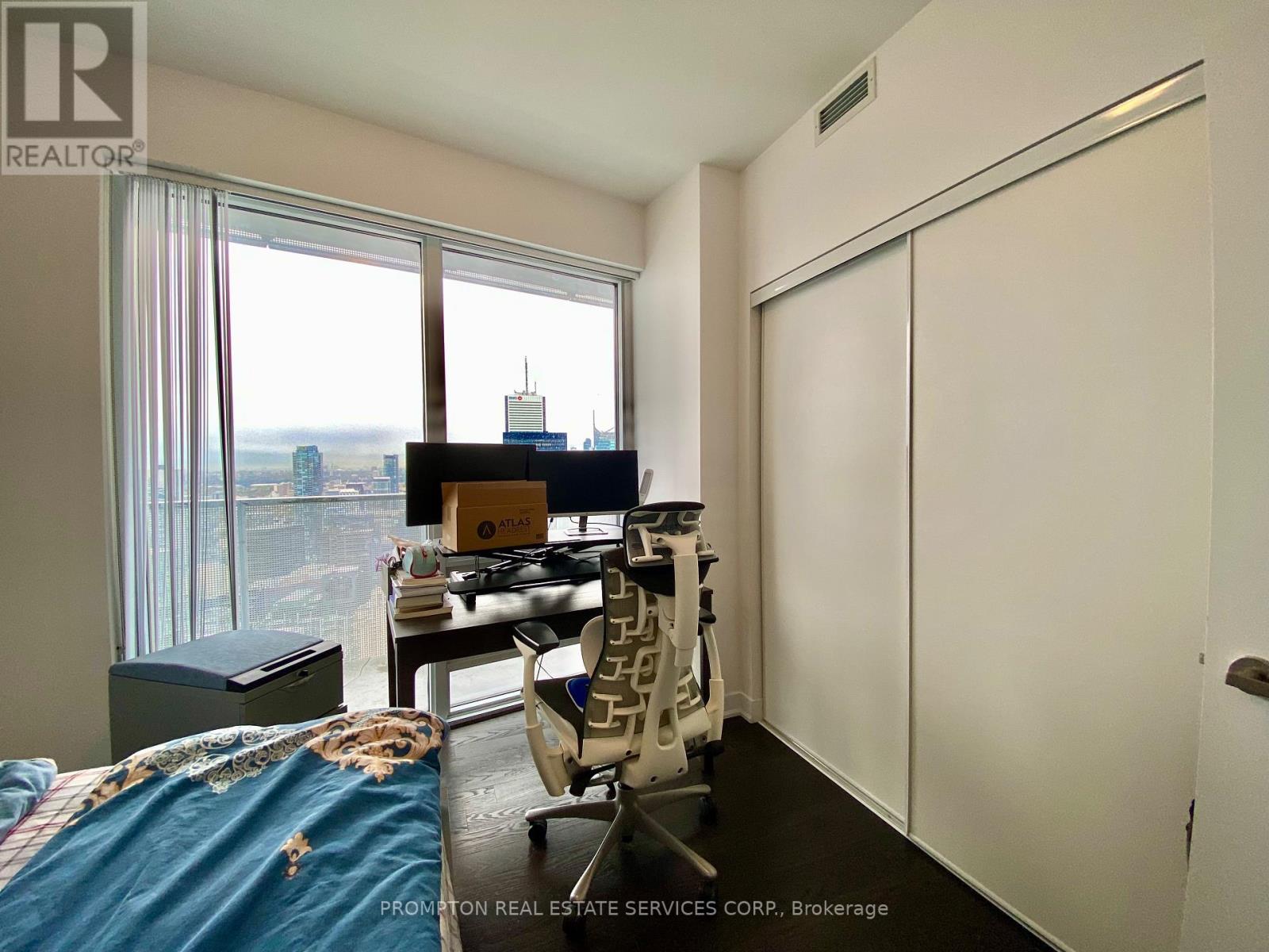 6504 - 88 Harbour Street, Toronto, Ontario  M5J 0C3 - Photo 12 - C12469767