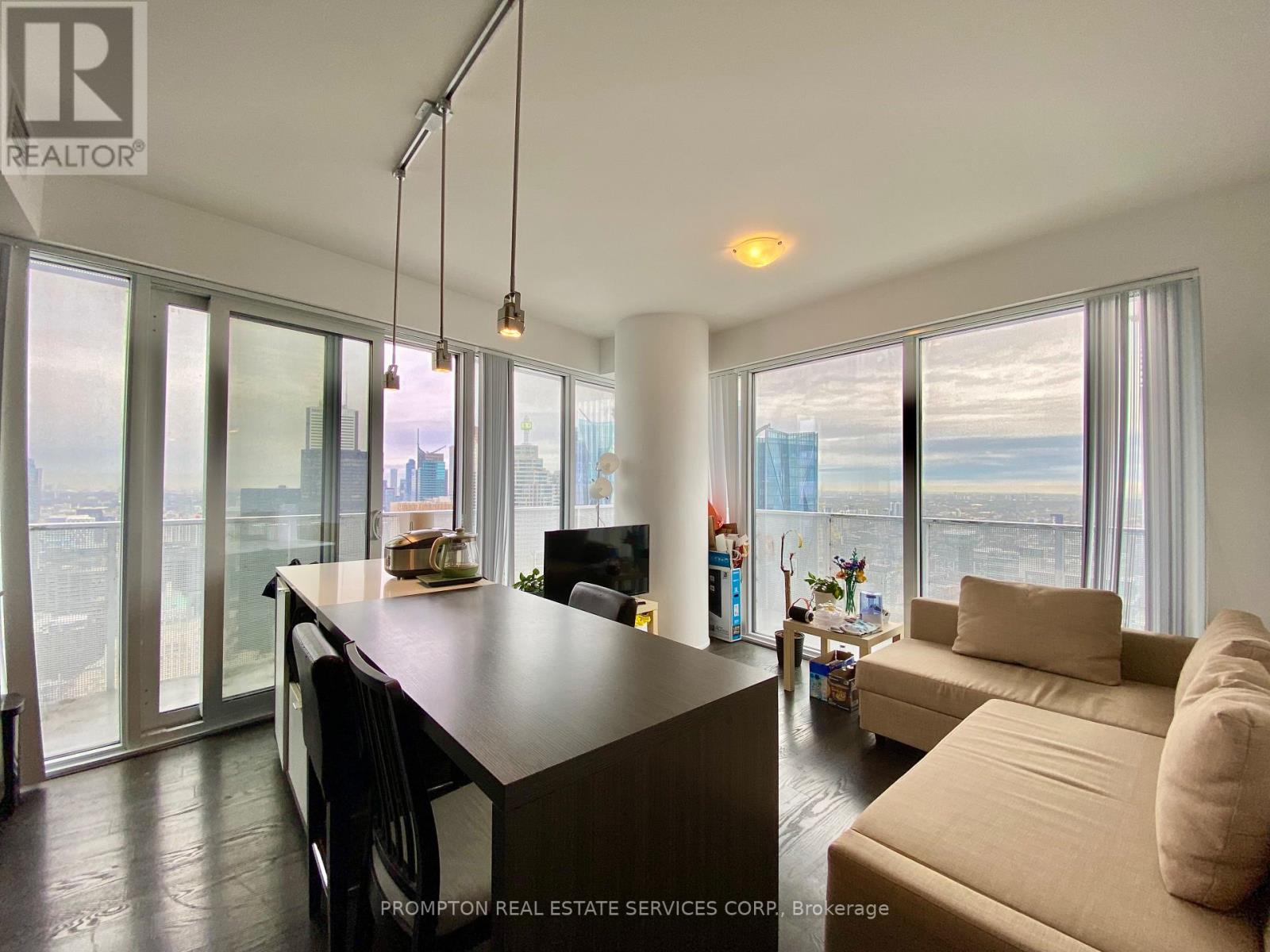 6504 - 88 Harbour Street, Toronto, Ontario  M5J 0C3 - Photo 6 - C12469767