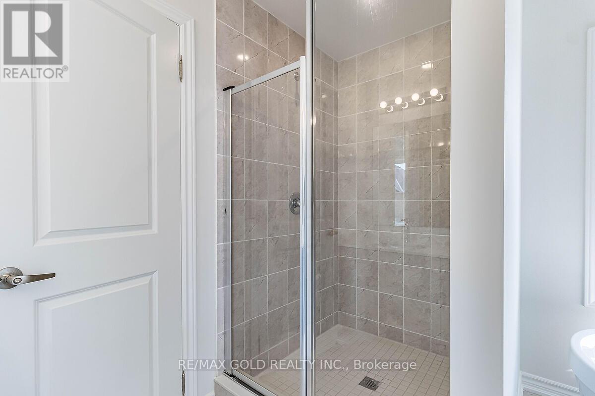 7 Dolomite Drive, Brampton, Ontario  L6P 4R6 - Photo 25 - W12469126