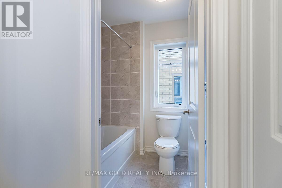 7 Dolomite Drive, Brampton, Ontario  L6P 4R6 - Photo 29 - W12469126