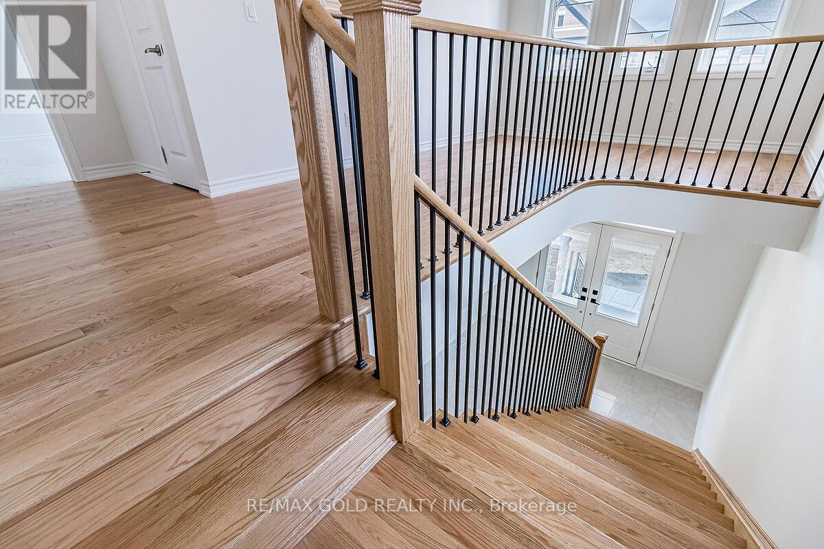 7 Dolomite Drive, Brampton, Ontario  L6P 4R6 - Photo 18 - W12469126