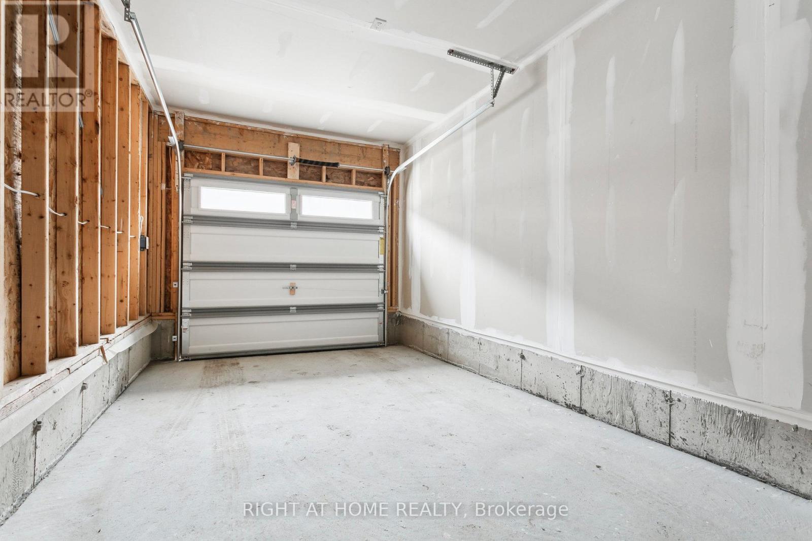 10173 Huntington Road, Vaughan, Ontario  L4H 5J5 - Photo 46 - N12469765