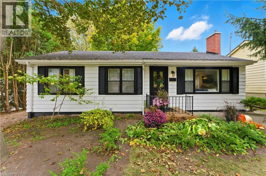 31 ACADEMY Street, Ancaster, Ontario