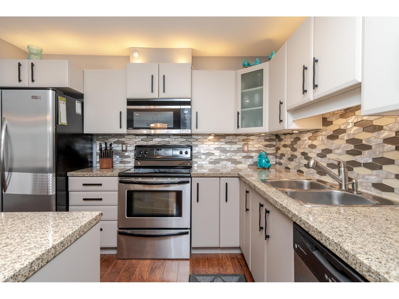 409 5474 198th Street, Langley, British Columbia  V3A 1G2 - Photo 2 - R3051074