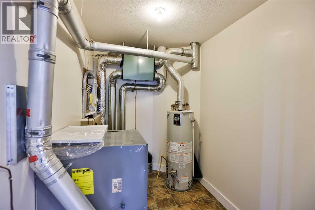 425 N 100 W, Raymond, Alberta  T0K 2S0 - Photo 28 - A2251553