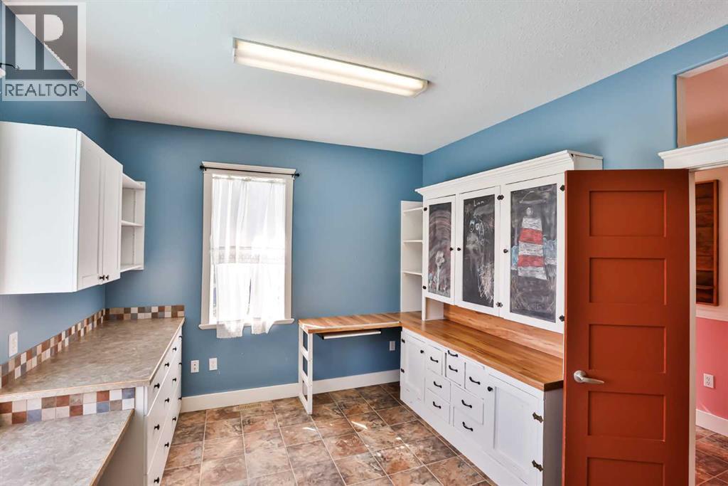425 N 100 W, Raymond, Alberta  T0K 2S0 - Photo 14 - A2251553