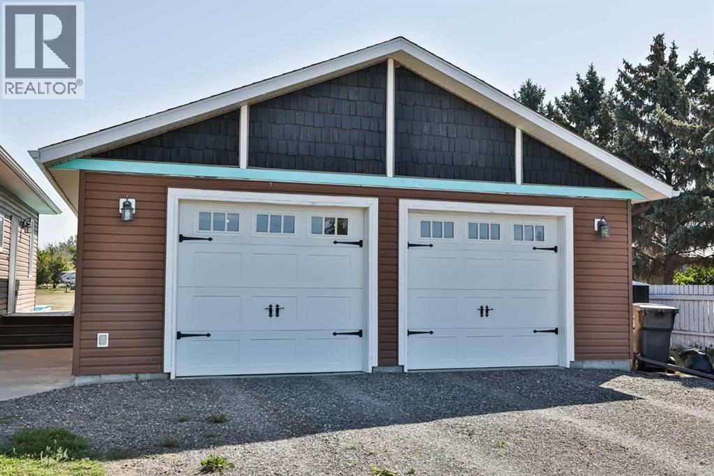 425 N 100 W, Raymond, Alberta  T0K 2S0 - Photo 2 - A2251553