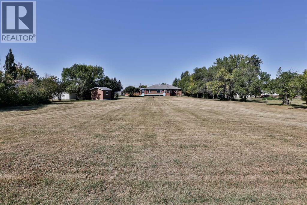 425 N 100 W, Raymond, Alberta  T0K 2S0 - Photo 25 - A2251553