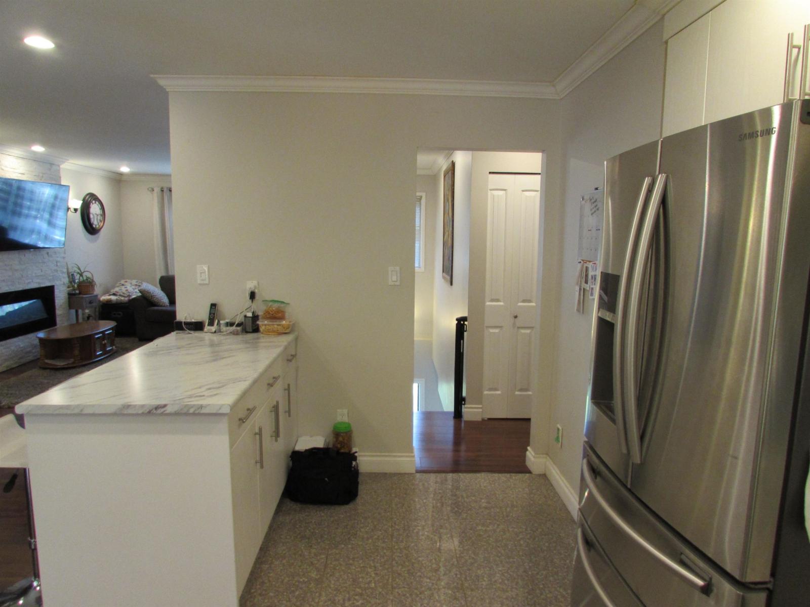 2224 Lumar Place, Abbotsford, British Columbia  V2S 4R9 - Photo 9 - R3058077