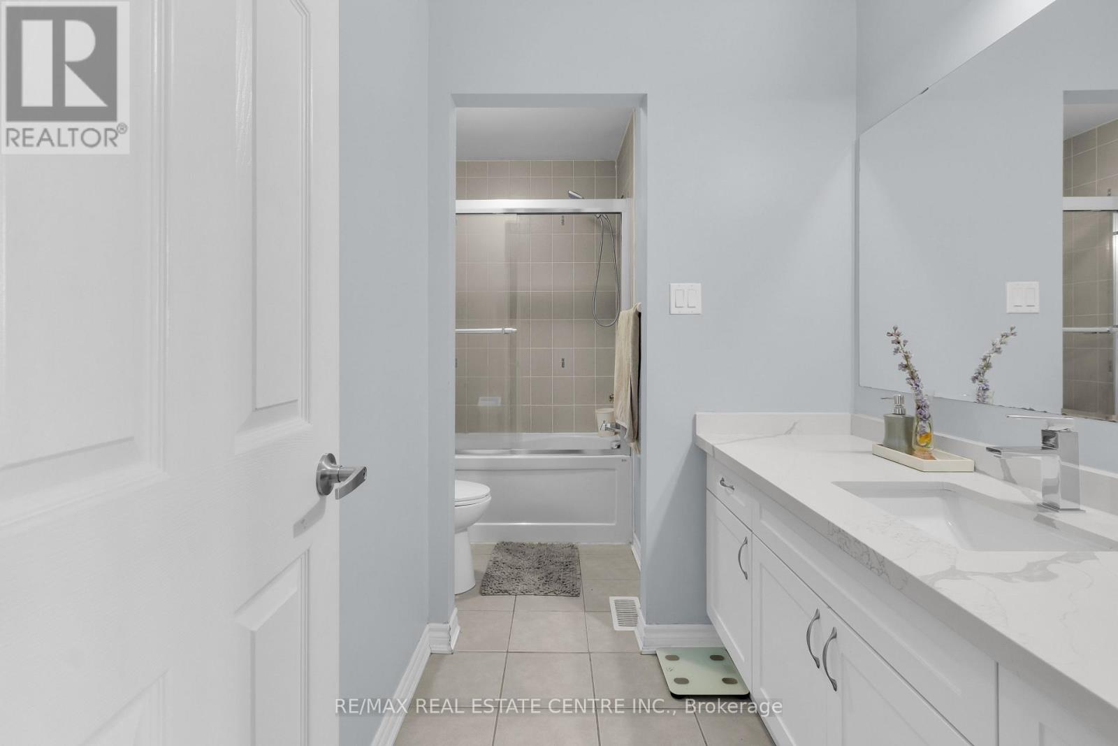 940 Dice ( Upper Level ) Way, Milton, Ontario  L9T 8C9 - Photo 26 - W12469527