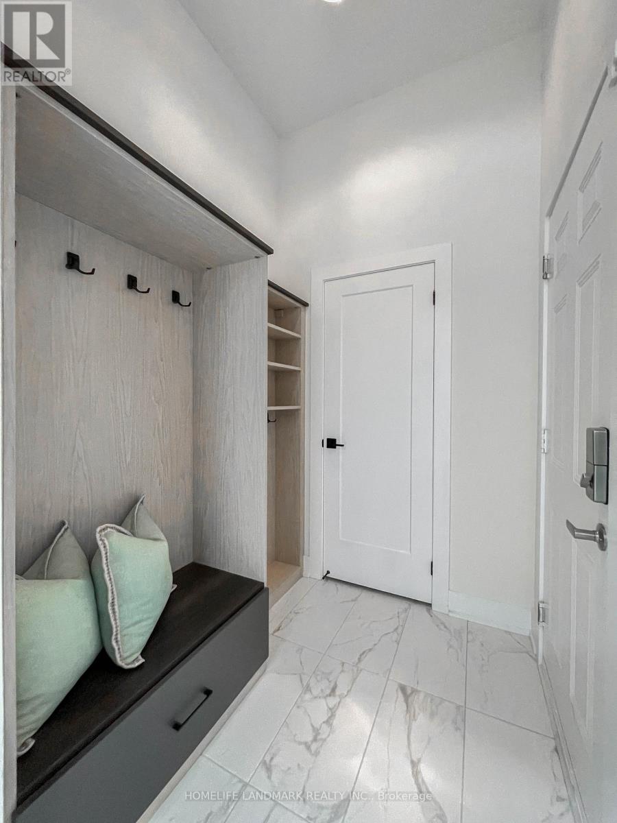 5 Parkstone Road, Markham, Ontario  L6C 3K2 - Photo 11 - N12469776