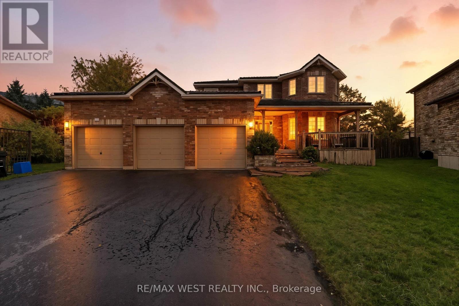 30 Ruffet Drive, Barrie, Ontario  L4N 0P1 - Photo 2 - S12469784