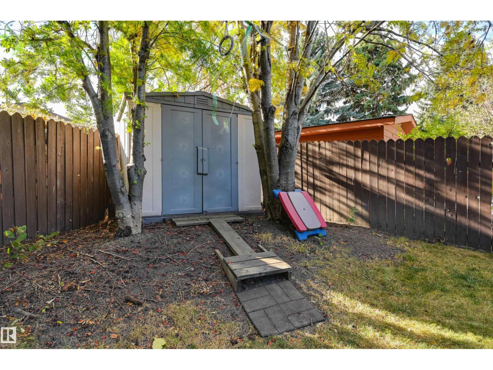 10463 21 Av Nw Nw, Edmonton, Alberta  T6J 5E9 - Photo 34 - E4462659