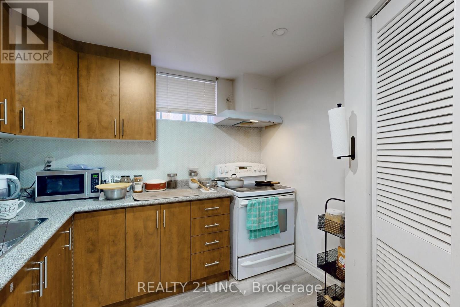 27 Jardine Street, Brampton, Ontario  L6S 3H2 - Photo 35 - W12469786