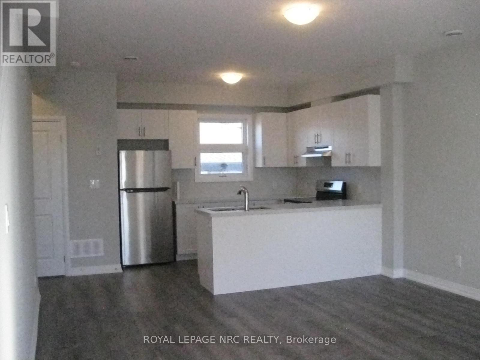 34 - 6705 Cropp Street, Niagara Falls, Ontario  L2E 0C1 - Photo 8 - X12469797