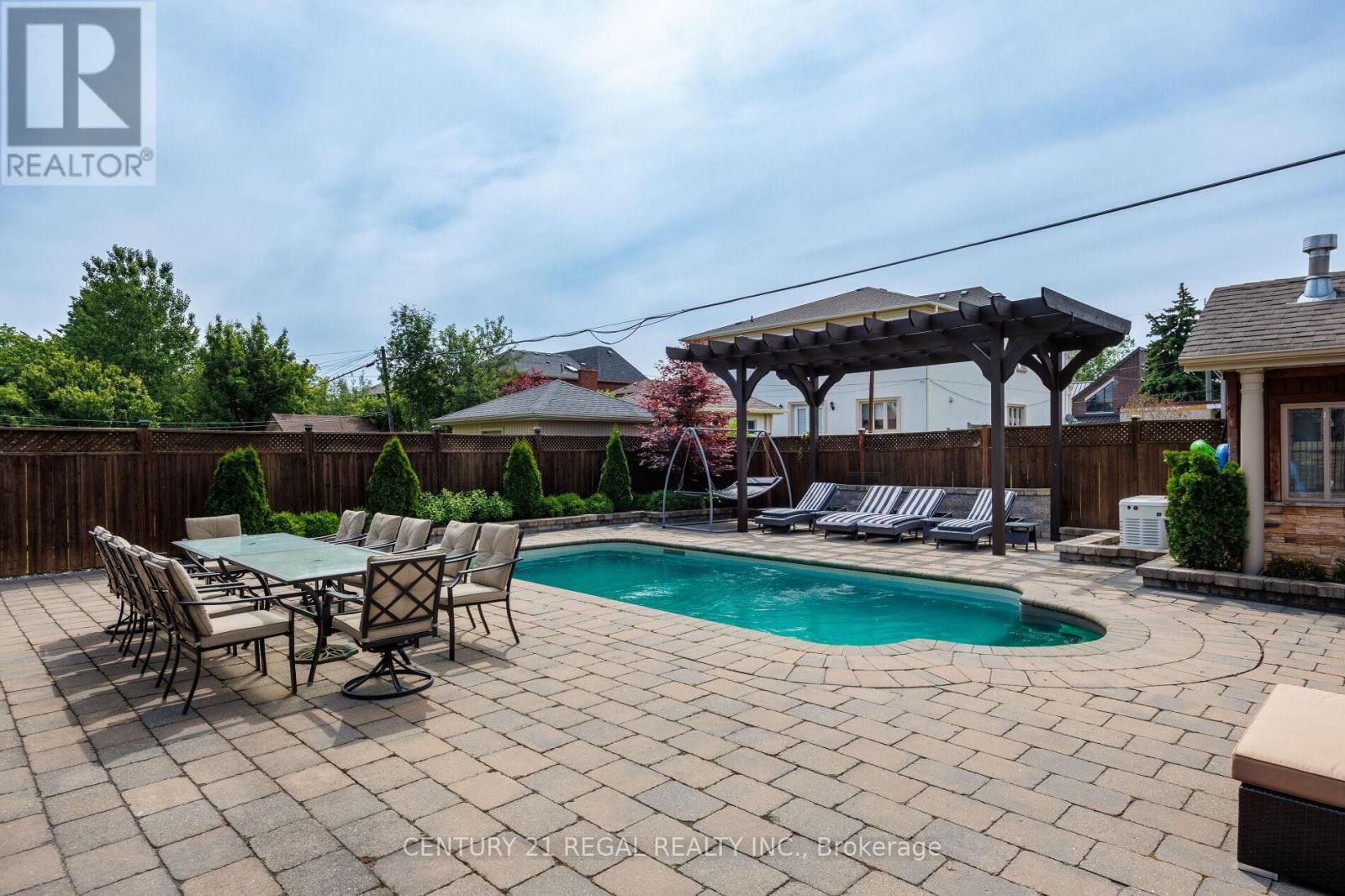 127 Sultana Avenue, Toronto, Ontario  M6A 1T6 - Photo 25 - C12469793