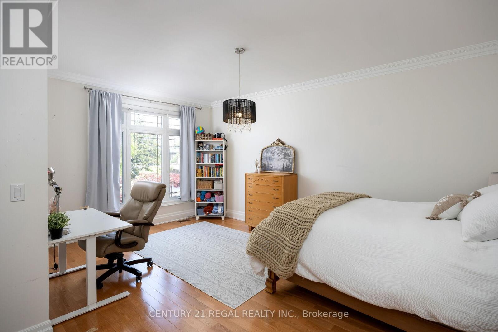127 Sultana Avenue, Toronto, Ontario  M6A 1T6 - Photo 35 - C12469793