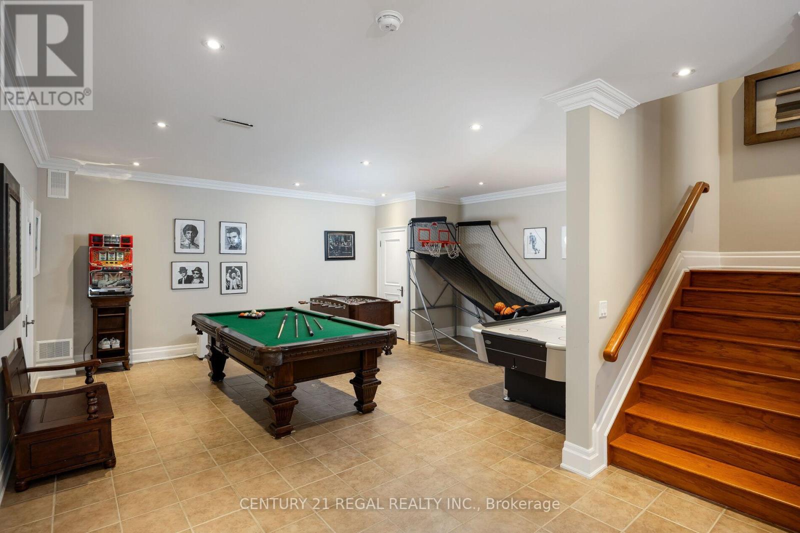 127 Sultana Avenue, Toronto, Ontario  M6A 1T6 - Photo 38 - C12469793