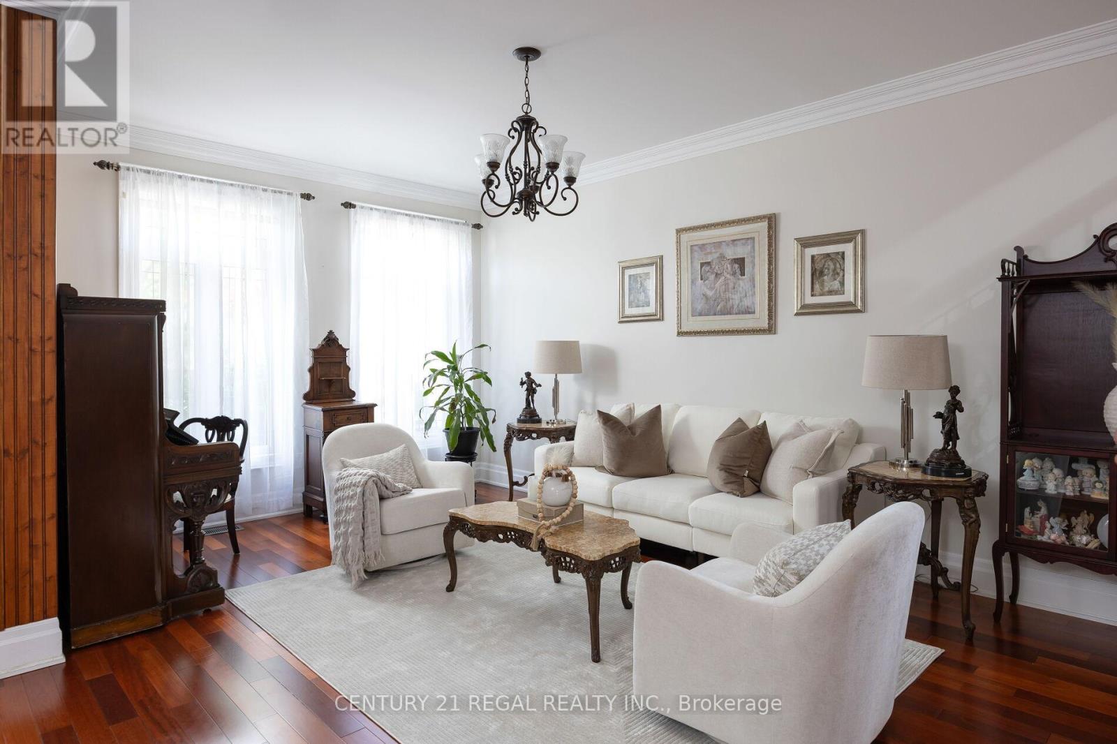 127 Sultana Avenue, Toronto, Ontario  M6A 1T6 - Photo 9 - C12469793