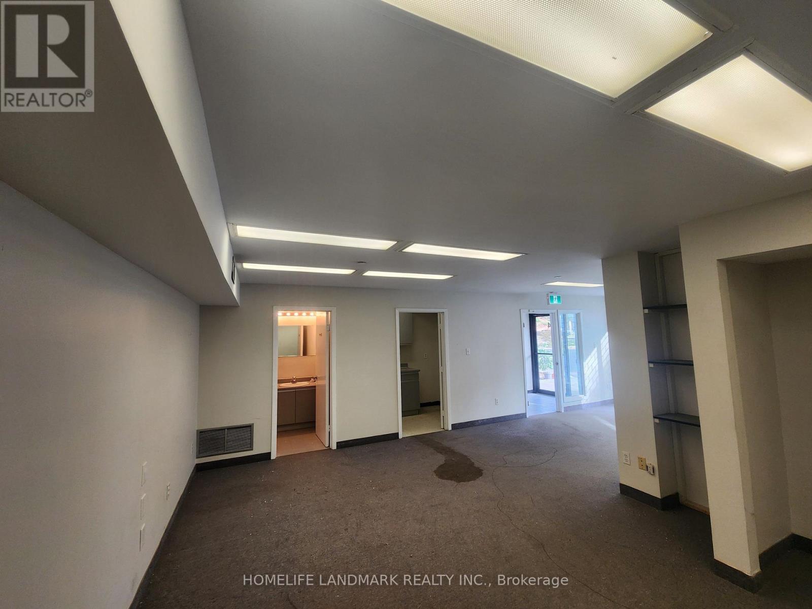 4 - 160 West Beaver Creek Road, Richmond Hill, Ontario  L4B 1B4 - Photo 5 - N12469791