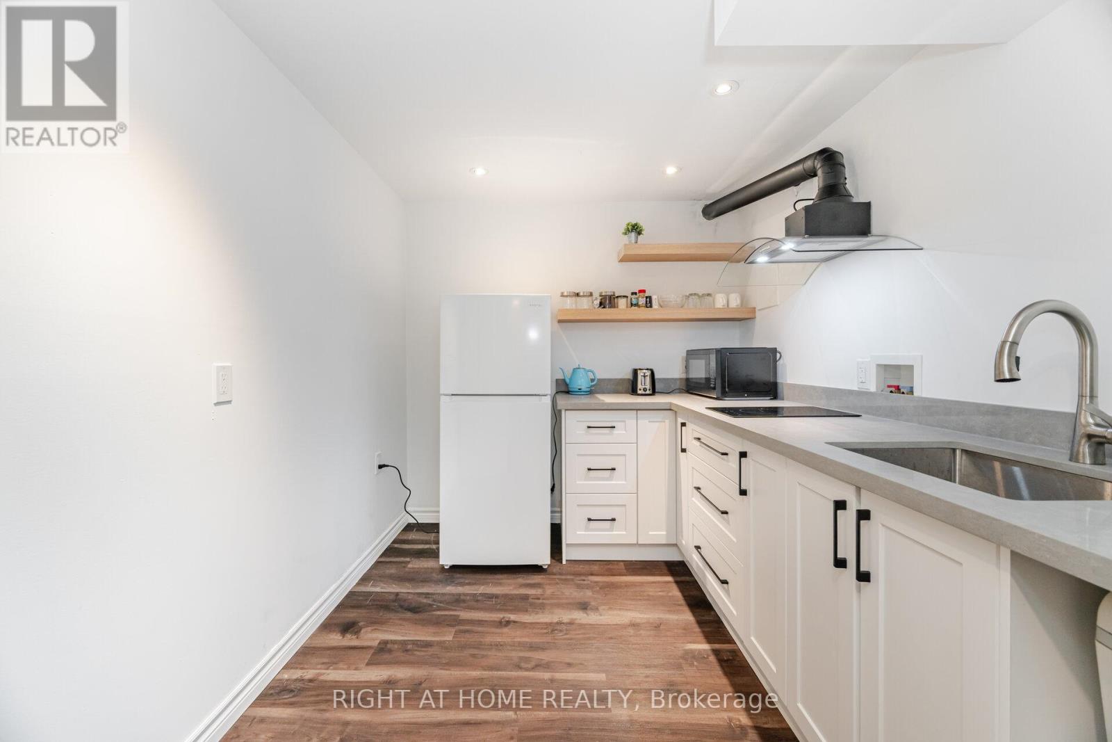 Lower - 15 Kemano Road, Aurora, Ontario  L4G 2Y2 - Photo 11 - N12469794