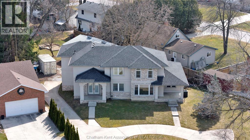 MLS# 25012957: 30 Crerar DRIVE, Chatham, Canada
