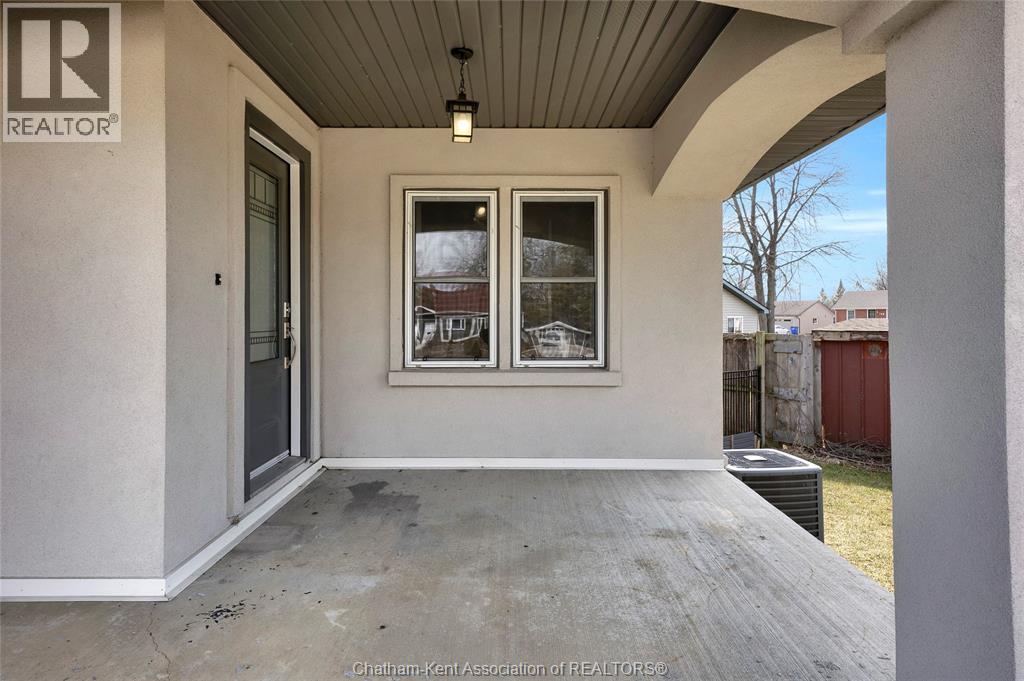 30 Crerar Drive, Chatham, Ontario  N7L 2P8 - Photo 7 - 25012957
