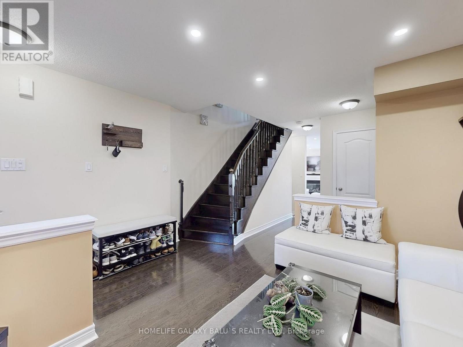 493 Nairn Circle, Milton, Ontario  L9T 8A7 - Photo 5 - W12469788
