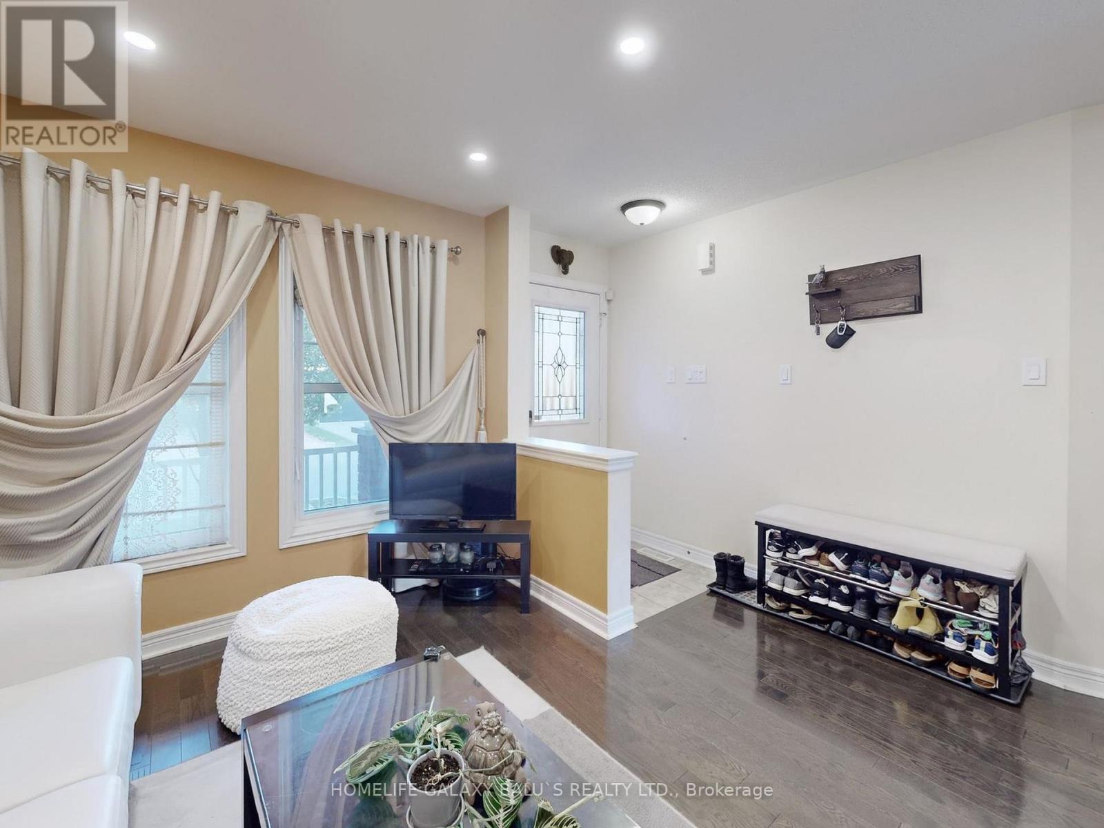 493 Nairn Circle, Milton, Ontario  L9T 8A7 - Photo 6 - W12469788