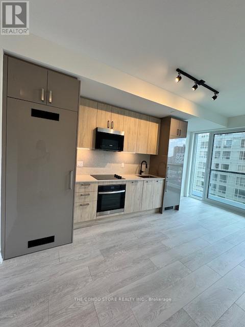 807 - 280 DUNDAS STREET, Toronto, Ontario