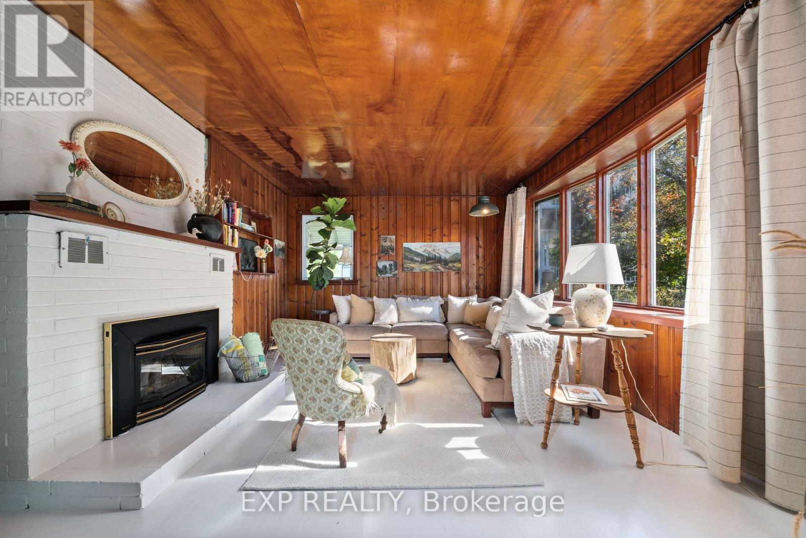 42 Paul Street, Prince Edward County, Ontario  K0K 2T0 - Photo 12 - X12469828