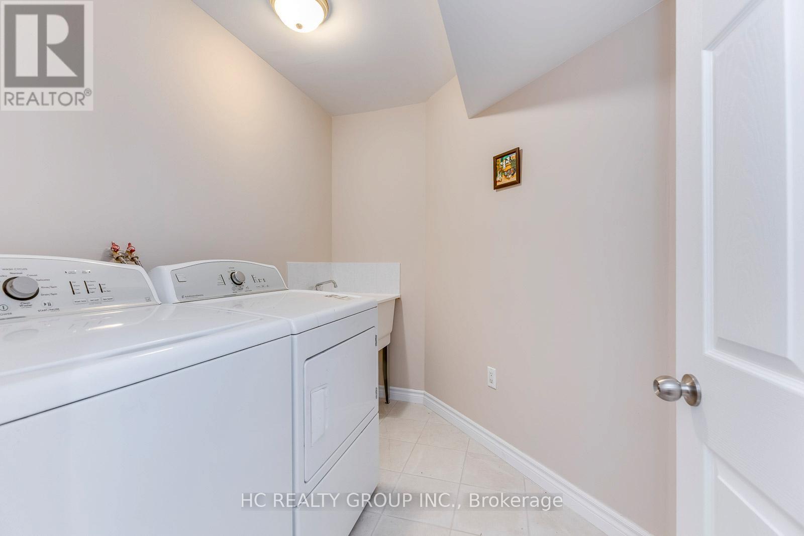 2591 North Ridge Trail, Oakville, Ontario  L6H 7L5 - Photo 37 - W12469813