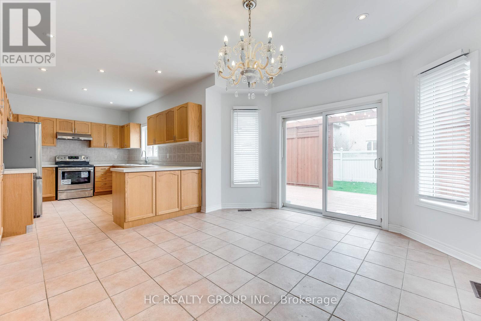 2591 North Ridge Trail, Oakville, Ontario  L6H 7L5 - Photo 9 - W12469813