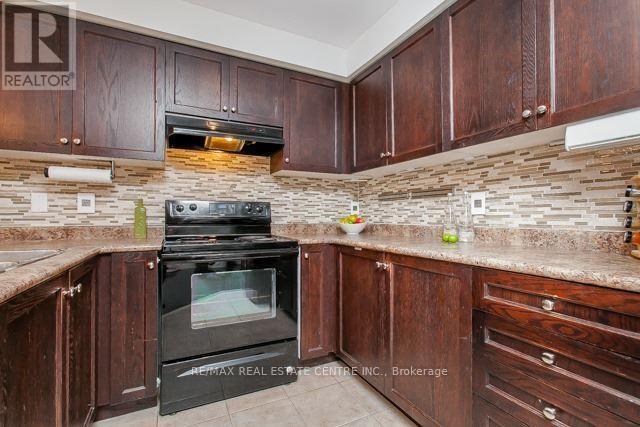 4209 Thomas Alton Boulevard, Burlington, Ontario  L7M 0N1 - Photo 2 - W12469818