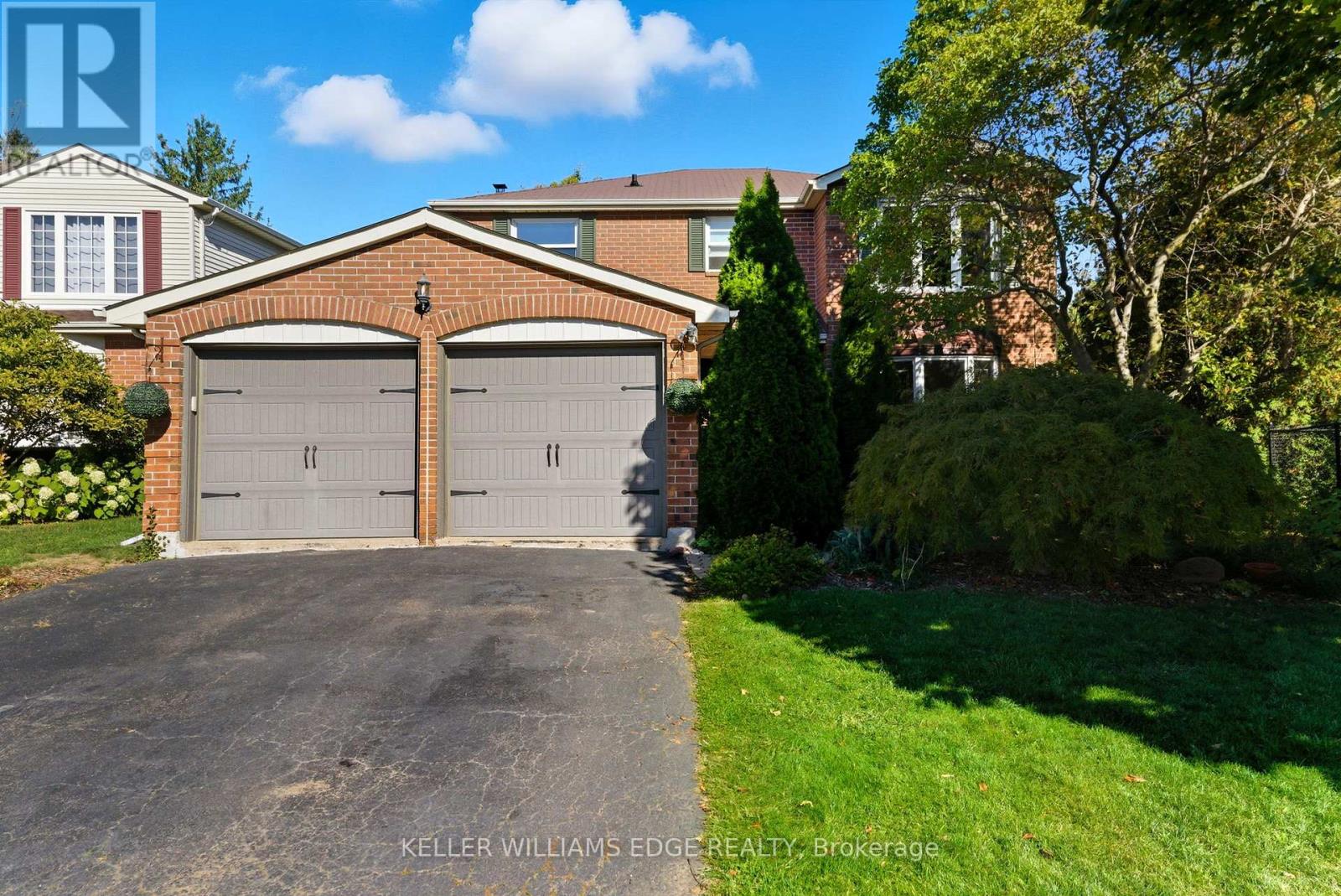 2163 WINDING WAY, Burlington, Ontario