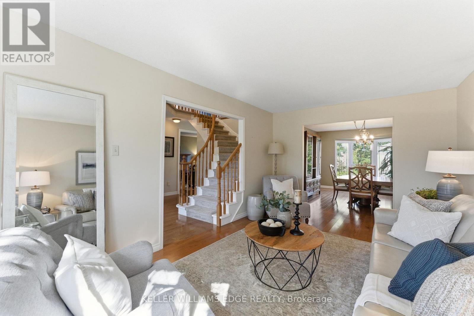 2163 Winding Way, Burlington, Ontario  L7M 2Y2 - Photo 7 - W12469821