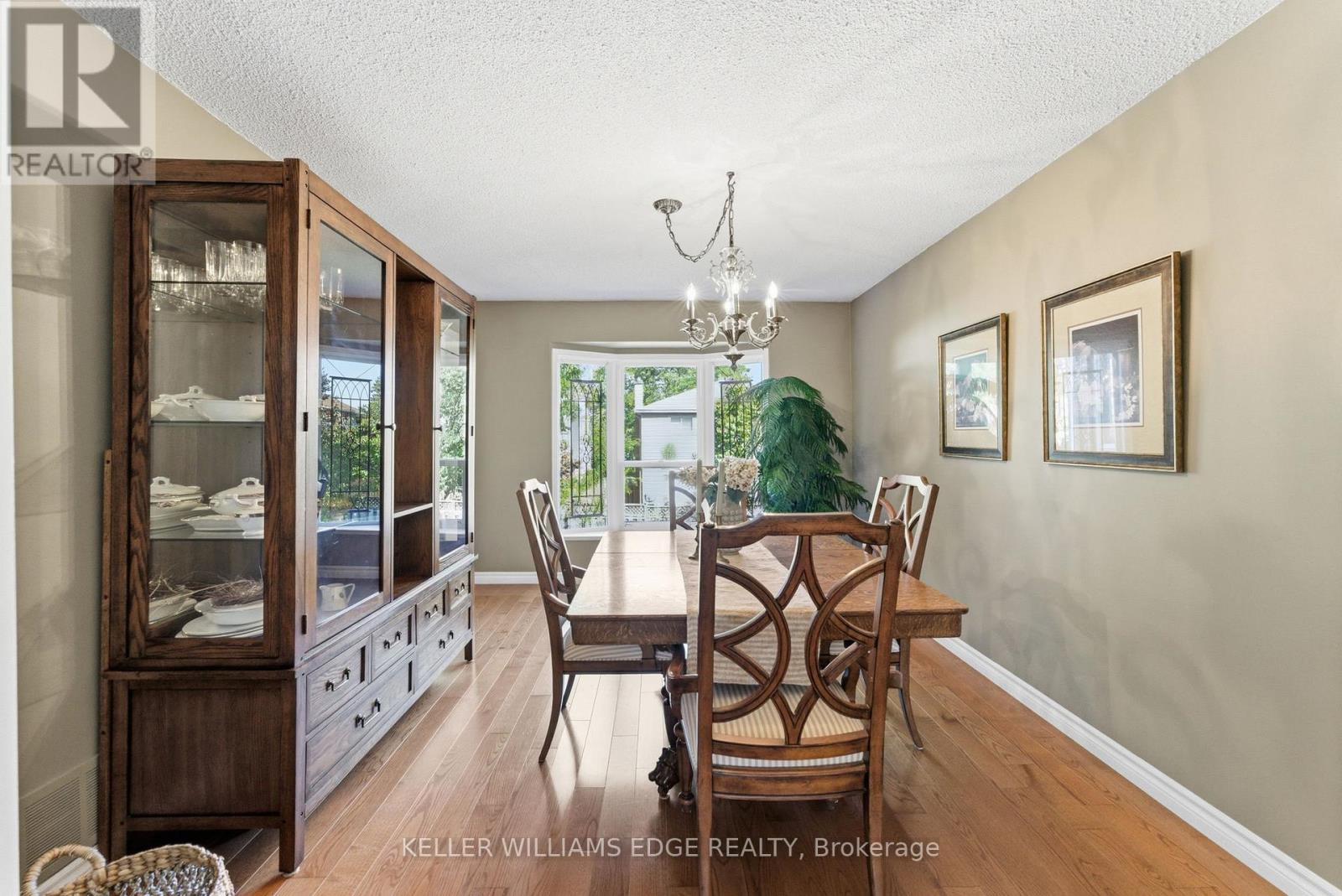 2163 Winding Way, Burlington, Ontario  L7M 2Y2 - Photo 9 - W12469821