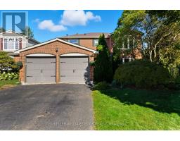 2163 WINDING WAY, Burlington, Ontario