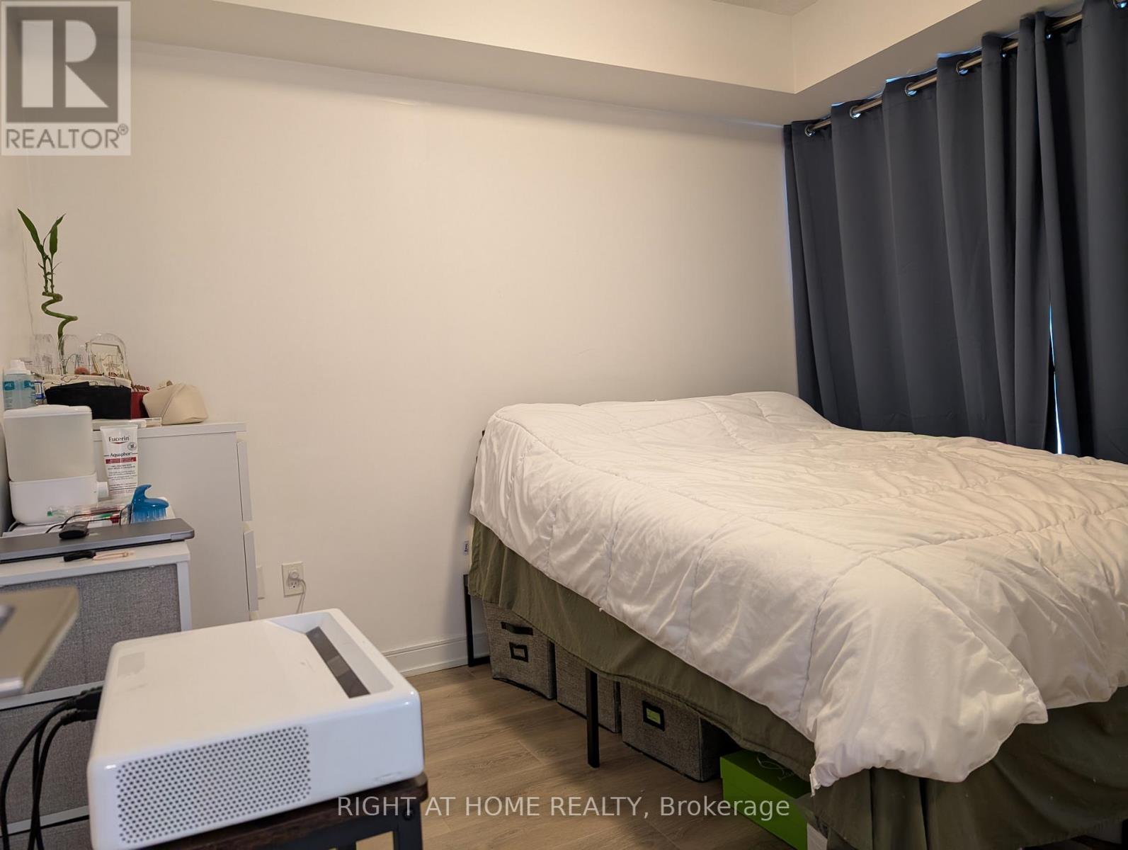 1801 - 50 Wellesley Street E, Toronto, Ontario  M4Y 0C8 - Photo 4 - C12469831