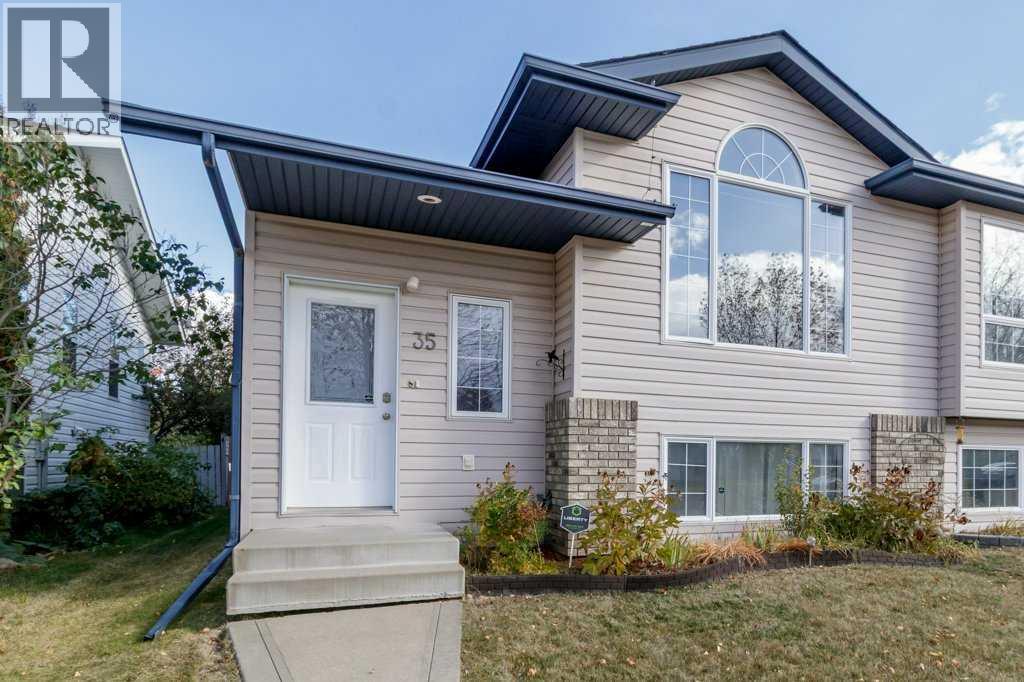 35 Old Boomer Road, Sylvan Lake, Alberta  T4S 1Z1 - Photo 1 - A2264044