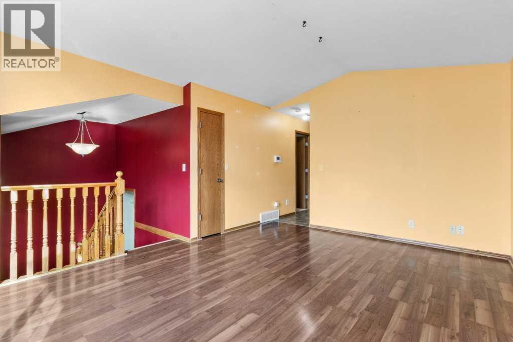 35 Old Boomer Road, Sylvan Lake, Alberta  T4S 1Z1 - Photo 5 - A2264044